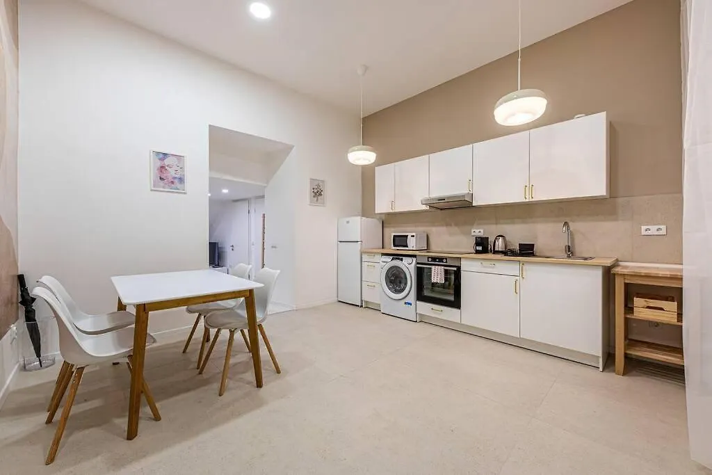2 Bedroom Large Kitchen Flat On M1 Metro Budapest 0*,  Hungary
